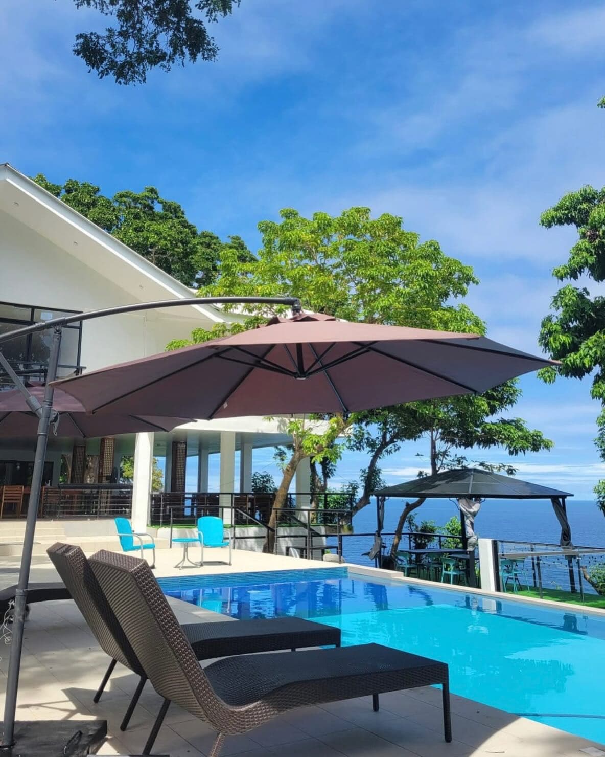 Infinity pool at Txaleta de Camiguin